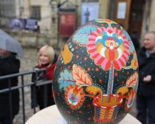 От США до Японии: украинец поразил мир уникальной писанковой росписью