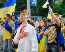 Екс-регіонал хоче залишити слід у гімні України