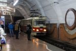 Жить надоело? Недетские забавы подростков в метро показали на фото