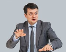 Разумков нагрянул с ревизией в киевскую гимназию: "Всегда хотел зеленую сосиску"