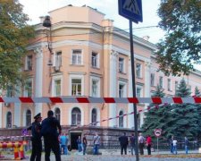 Біля СБУ Одеси заборонили робити селфі