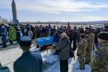 Прощання з військовим, фото: ХОДА