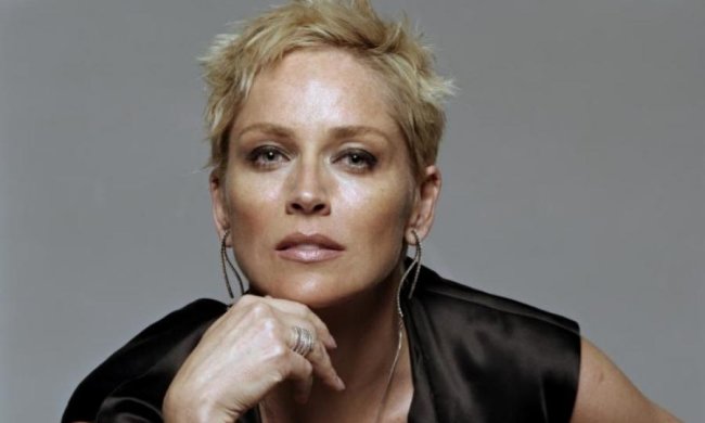 Ничего лишнего: Шэрон Стоун соблазнила фанатов в новом фотосете