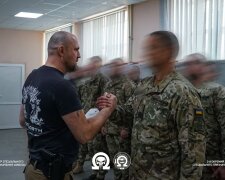 генерал-майор Павло Яцюк вручив нагороди бійцям 3-го загону "Омеги"