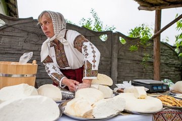 У Винниках на фестивалі робили сирних коників