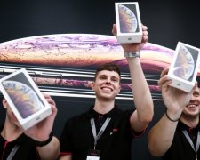 Неймовірний Iphone XI Max показали у білому кольорі: відео