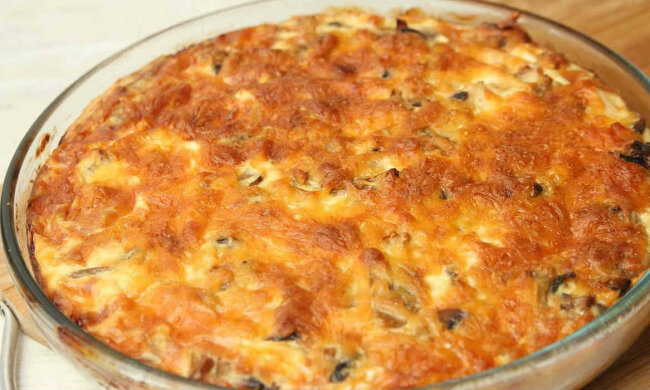 Лоранський пиріг з грибами і куркою