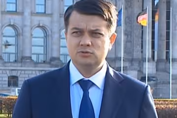 Разумков прокоментував ідею Зеленського про скорочення кількості нардепів: "Скільки б їх не було…"
