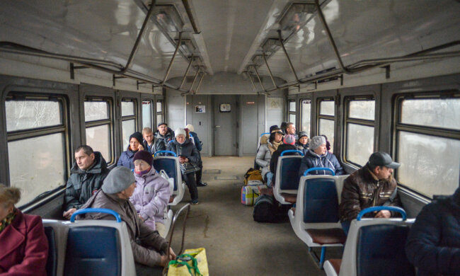 "Ляжемо під колеса": розлючені кияни перекрили рух міської електрички, Кличку немає віри