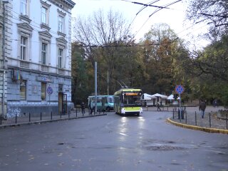 Тролейбус у Львові, скріншот із відео