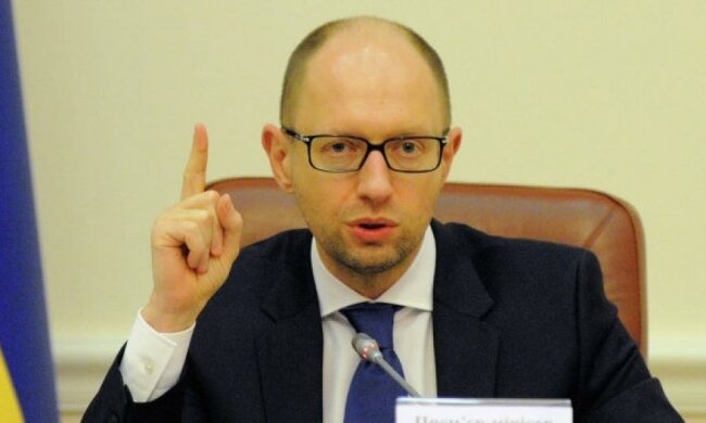 Бедность украинцев заставила Яценюка вспомнить об ответственности