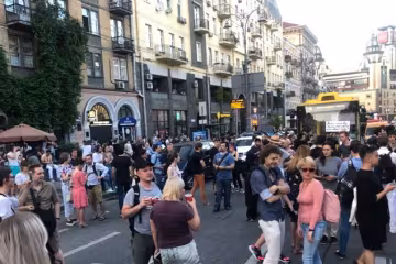 В Киеве активисты перекрыли центральную улицу