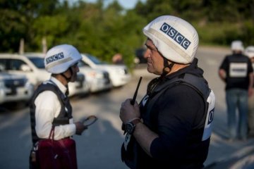 Патруль ОБСЄ потрапив під обстріл бойовиків на Донбасі