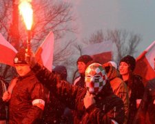 Перший пішов: неадекватного поляка викинули з України