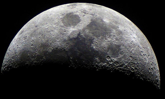 Китайцы впервые в истории покажут темную сторону Луны и посадят на ней картошку