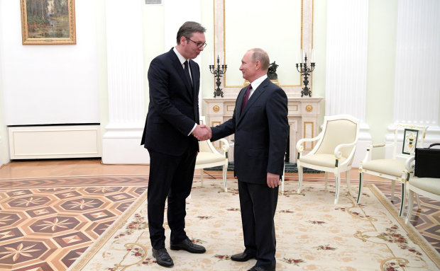 Наляканий європейський президент просить Путіна ввести війська: що відбувається