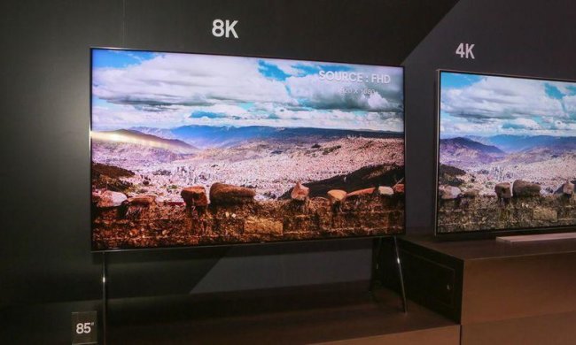 Q900 QLED Smart 8K UHD TV: Samsung представила телевізор за ціною спорткара