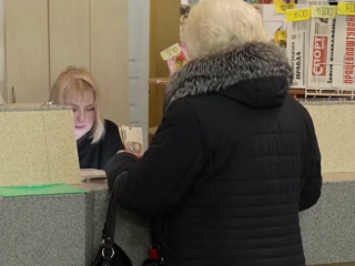 Отримання пенсії. Фото: скрін youtube