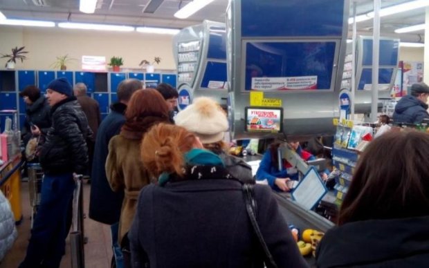 "Харьков - это Россия": украинский супермаркет отреагировал на выходку ватной кассирши