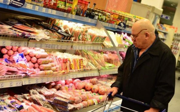 Любимый продукт украинцам может только сниться, есть цены не позволят
