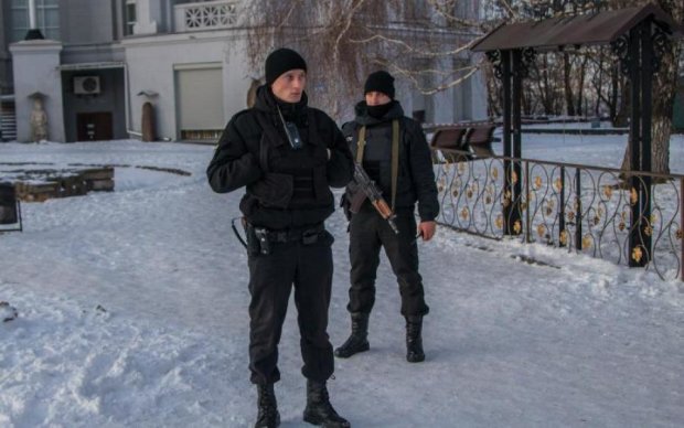 Київ на вухах: у торгового центру стріляли з автомата, оголошено "перехоплення"