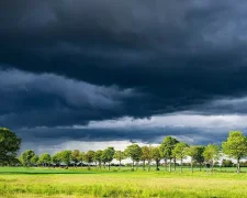 Гроза над містом: погіршення погоди в Україні