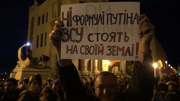 Главное за ночь: Зеленский и формула Штайнмайера, протест на Майдане и прослушка нардепов