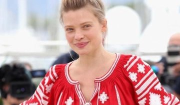 Модно и красиво: топ звезд в одежде от украинских дизайнеров