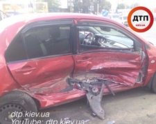 Дитина дивом уціліла в страшній аварії 