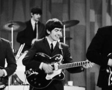 На аукціоні продали перший контракт Beatles