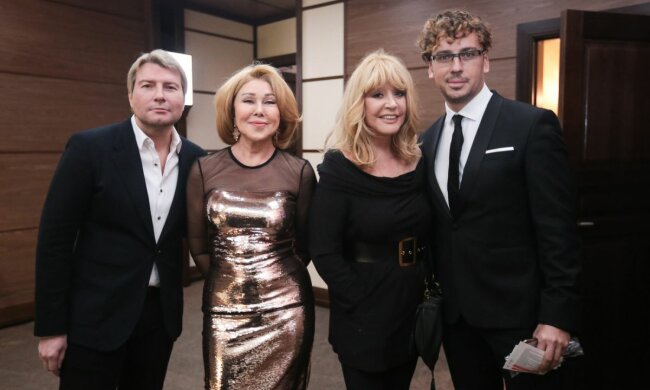 Алла Пугачева и Любовь Успенская разлеглись на пляже в привлекательных купальниках: дадут фору любым молодым девочкам