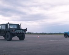 Hummer H1 Vs. Suzuki Jimny, скріншот