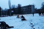 У Харкові малолітні тітушки показали головну "фішку" буремних 90-их, кадри побоїща