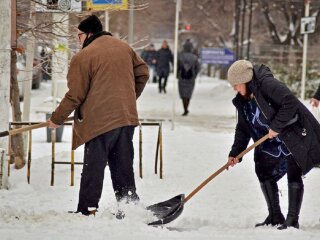 Уборка снега, скриншот: YouTube