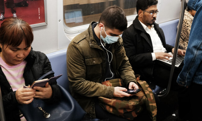 Коронавірус, фото з вільних джерел