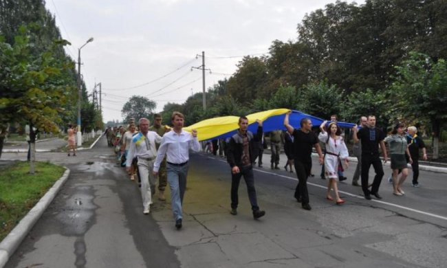 Ветер не подвел: украинский флаг заставил Донецк дрожать