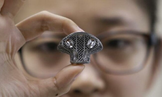 В Китае впервые имплантировали позвонок напечатанный на 3D-принтере