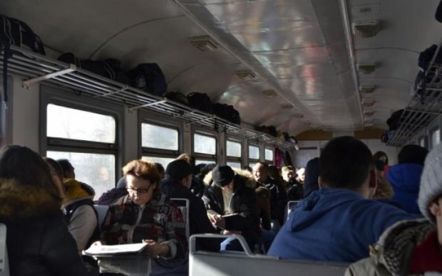 Курилка на колесах: пассажир рассказал об ужасах киевских электричек