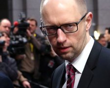 "Особо опасный" Яценюк покинул Украину