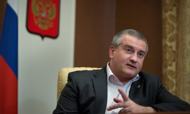 Аксьонов поскаржився, що в окупованому Криму не йдуть на держслужбу