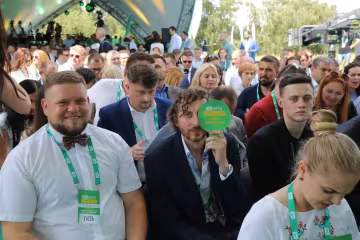 "Слугам народу" готують Трускавець-2: "десь між сесіями" навчать поведінці в соціальних мережах
