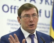 Откуда все? Нардеп показал раскошный дом Луценко