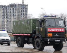 Недалеко от аэропорта обнаружили стокилограммовую авиабомбу, на место выехали саперы. Город стоит на ушах