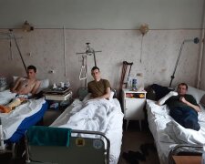 В госпиталь во Львове свезли десятки раненых из Донбасса - помочь героям может каждый