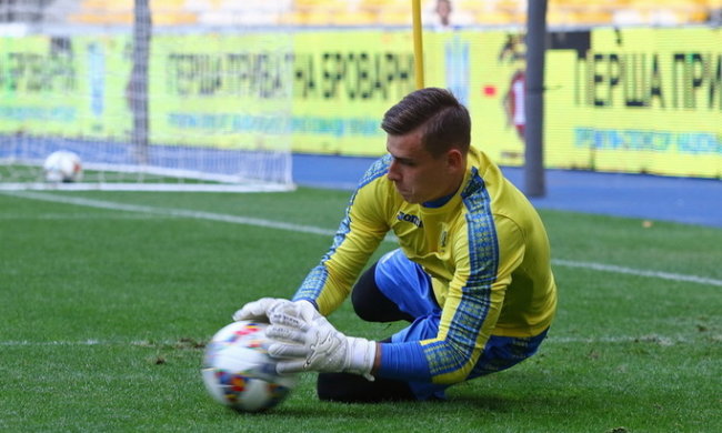 Дівчина Луніна опублікувала спокусливе фото, після якого воротар відіб'є всі удари турків