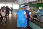 Школьная столовая, кадр из видео