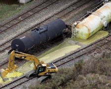 Все залило нефтью: жуткая железнодорожная катастрофа шокировала мир