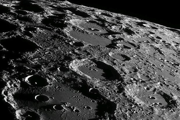 Почему длительное наблюдение за луной может быть опасным?