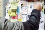 Розклеювання оголошень, фото: скріншот з відео