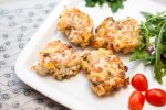Приголомшливі курячі котлетки з грибами і сиром